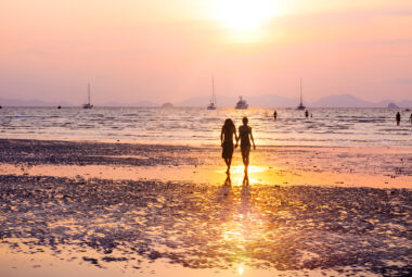 Learn how to shoot breathtaking sunrise & sunset photos with perfect light balance