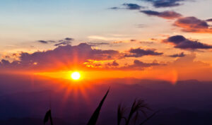 Learn how to shoot breathtaking sunrise & sunset photos with perfect light balance